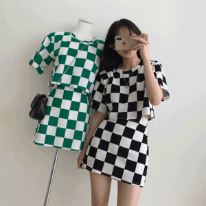 [쫀쫀/투피스] 히라 체스 체크 크롭 라운드 반팔티 + 뒷밴딩 미니 스커트 SET (3color) - 더핑크
